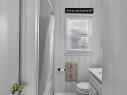 Margaritaville 2 Bedroom Home by RedAwning