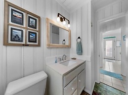 Margaritaville 2 Bedroom Home by RedAwning