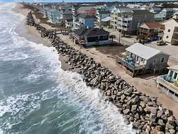 Margaritaville 2 Bedroom Home by RedAwning