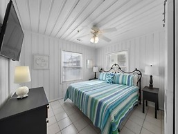 Margaritaville 2 Bedroom Home by RedAwning