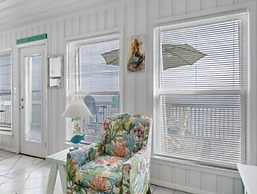 Margaritaville 2 Bedroom Home by RedAwning