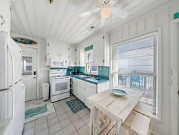 Margaritaville 2 Bedroom Home by RedAwning