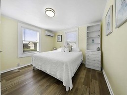 A Whelk On The Beach-lower 2 Bedroom Duplex by RedAwning