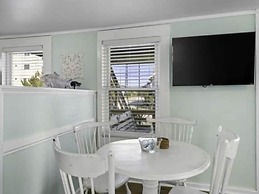 A Whelk On The Beach-lower 2 Bedroom Duplex by RedAwning