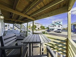 A Whelk On The Beach-lower 2 Bedroom Duplex by RedAwning