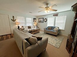 Sea Note 3 Bedroom Home by RedAwning