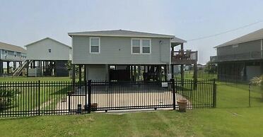 Sea Note 3 Bedroom Home by RedAwning