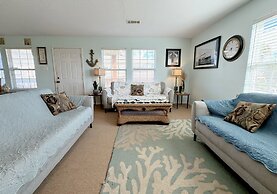 Sea Note 3 Bedroom Home by RedAwning