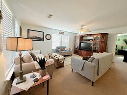 Sea Note 3 Bedroom Home by RedAwning