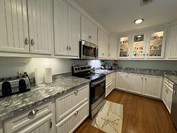 Sea Note 3 Bedroom Home by RedAwning