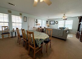 Sea Note 3 Bedroom Home by RedAwning