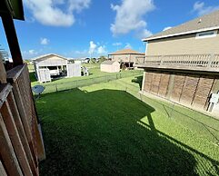 Sea Note 3 Bedroom Home by RedAwning