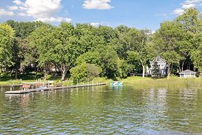 Lakefront Getaway: Hot Tub, Firepit & Fireplaces! 3 Bedroom Home by Re