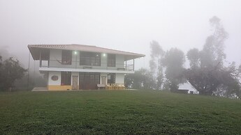 Immerse Yourself in Colombian Paradise at our Mountaintop Coffee Farm 