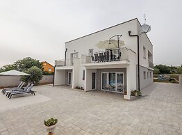 Holiday Home Milutin 1