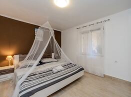 Apartments Robi & Kristina