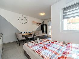 Apartments Robi & Kristina