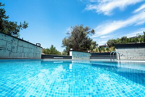 Ayayorgi Homes & Suites