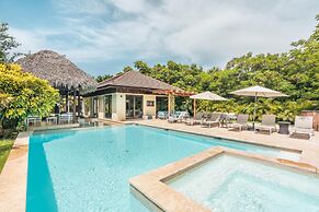 Mesmerizing Villa With Jacuzzi Maid in Cap Cana