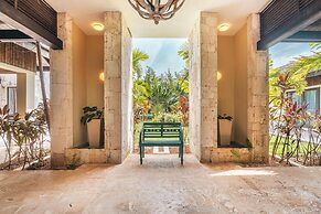 Mesmerizing Villa With Jacuzzi Maid in Cap Cana