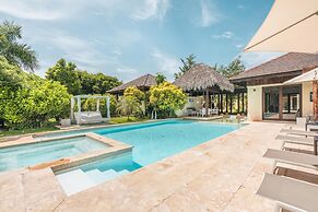 Mesmerizing Villa With Jacuzzi Maid in Cap Cana