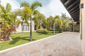 Mesmerizing Villa With Jacuzzi Maid in Cap Cana