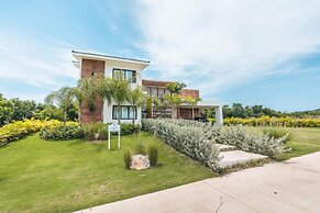 Magnificent Villa With Golf Cart Maid at Caleton