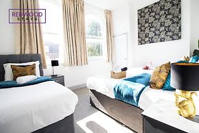 Wesley Chambers By REDWOOD STAYS