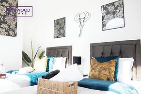 Wesley Chambers By REDWOOD STAYS