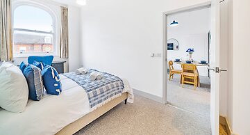 Wesley Chambers By REDWOOD STAYS