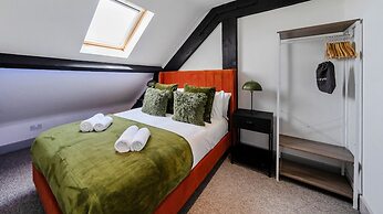 Wesley Chambers By REDWOOD STAYS