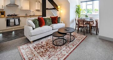 Wesley Chambers By REDWOOD STAYS