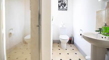 Wesley Chambers By REDWOOD STAYS