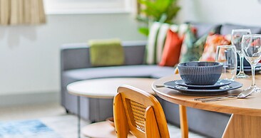 Wesley Chambers By REDWOOD STAYS