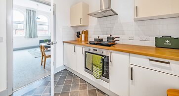 Wesley Chambers By REDWOOD STAYS