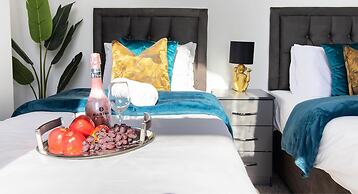 Wesley Chambers By REDWOOD STAYS