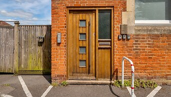 Wesley Chambers By REDWOOD STAYS