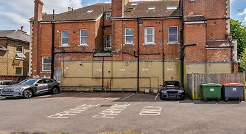 Wesley Chambers By REDWOOD STAYS