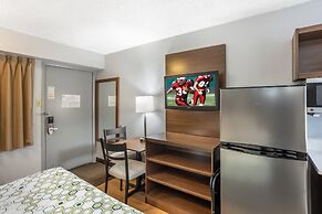 HomeTowne Studios by Red Roof Danville, PA