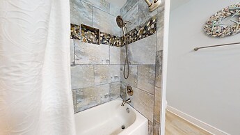 Tops'l Beach Manor by Gibson BR