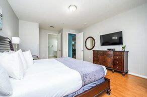 Luxury Lakeview Penthouse, Vista Cay Orlando 1027