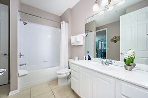 Luxury Lakeview Penthouse, Vista Cay Orlando 1027