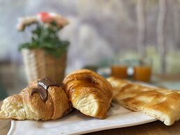 Happy Family Apartments Maggiolino