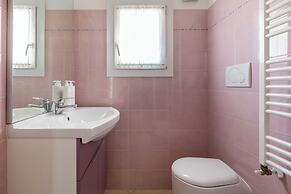 Cozy Mezzanine Apartment