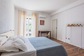 Ibiscus Apartment with Terrace