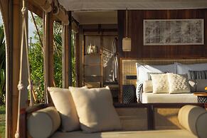 ARNA Suites and Ocean Lounge