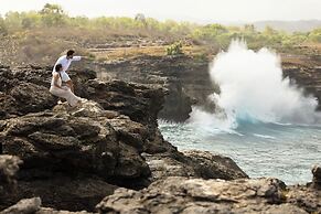ARNA Suites and Ocean Lounge