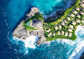 ARNA Suites and Ocean Lounge