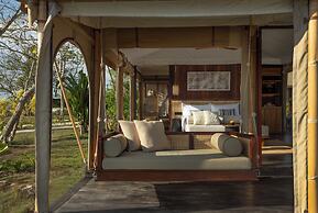 ARNA Suites and Ocean Lounge