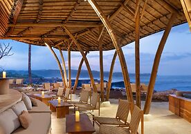 ARNA Suites and Ocean Lounge